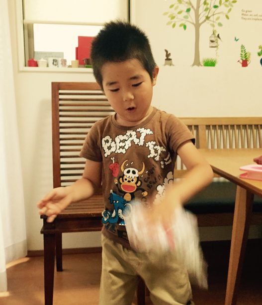 ヨーヨーで遊ぶそうちゃん
