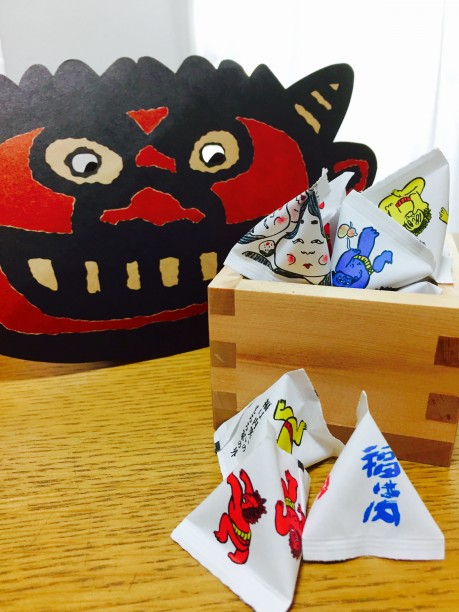 鬼の仮面と福豆