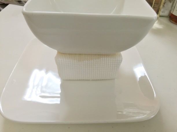 豆腐を水切りする