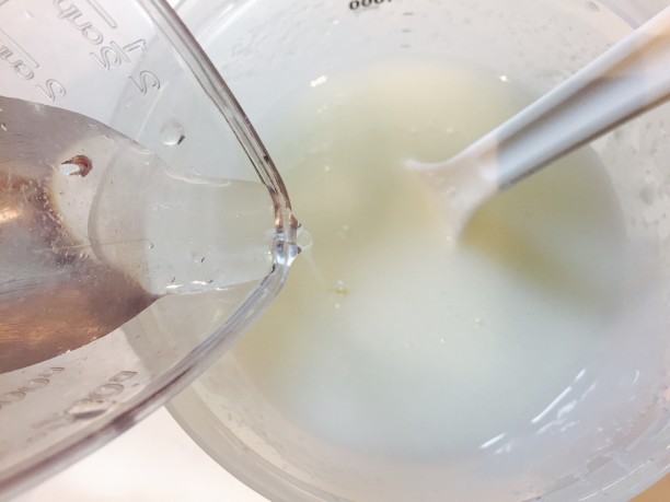 さらにお水を加える