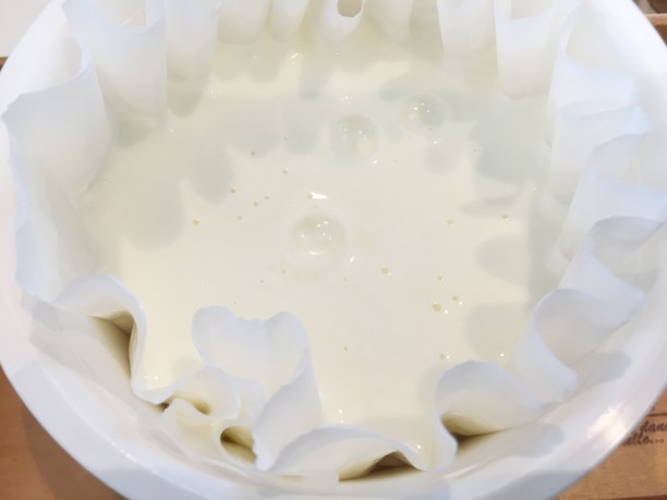 水切りヨーグルトを作る