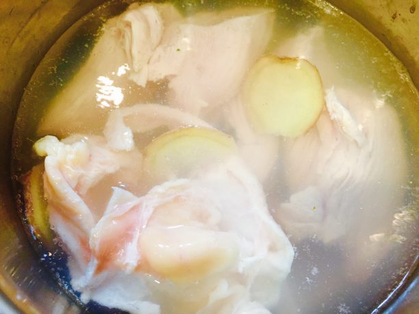 鶏むね肉をゆでる