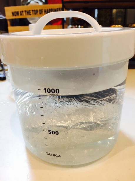 お湯を注ぐ