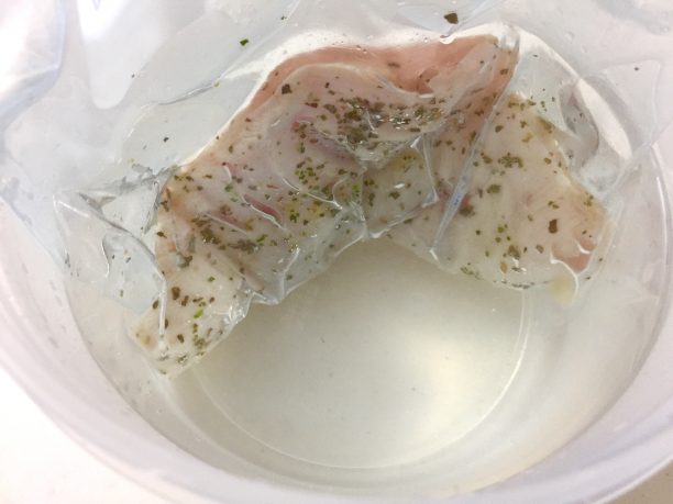 内容器に入れお湯を注ぐ