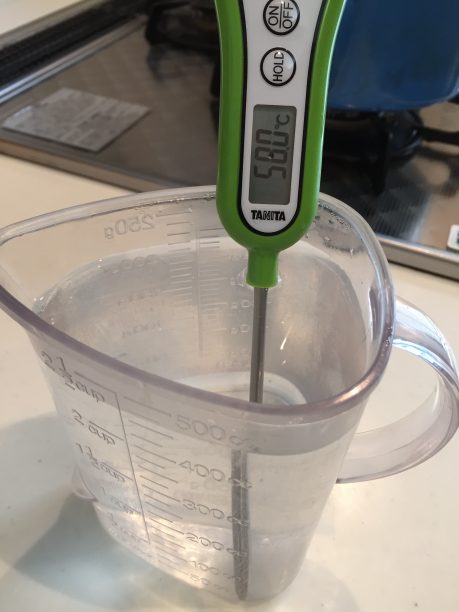 お湯の温度を計測