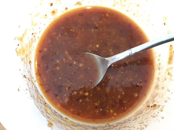 調味料を混ぜる