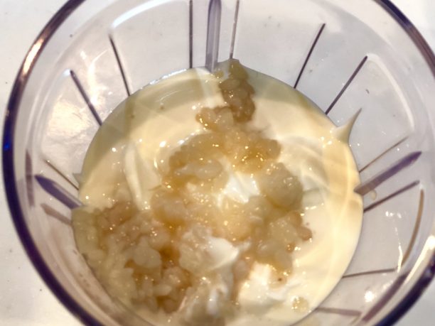 材料をミキサーにかける
