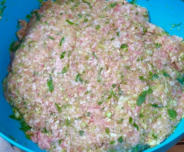 材料を混ぜる