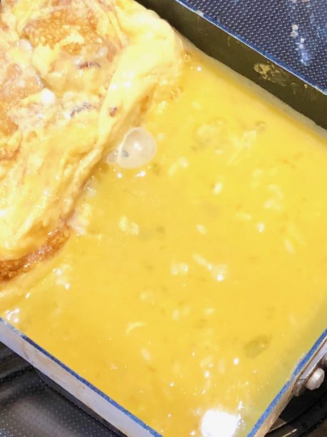 玉子を焼く