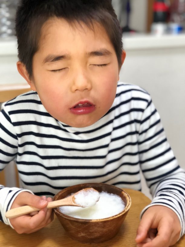 かき氷を食べるせんちゃん