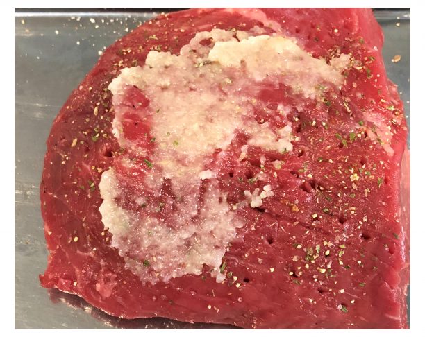 にんにく、塩麹を塗る