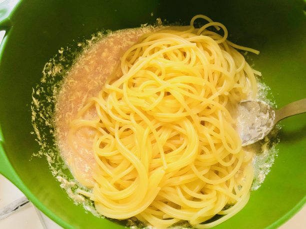 パスタを加える