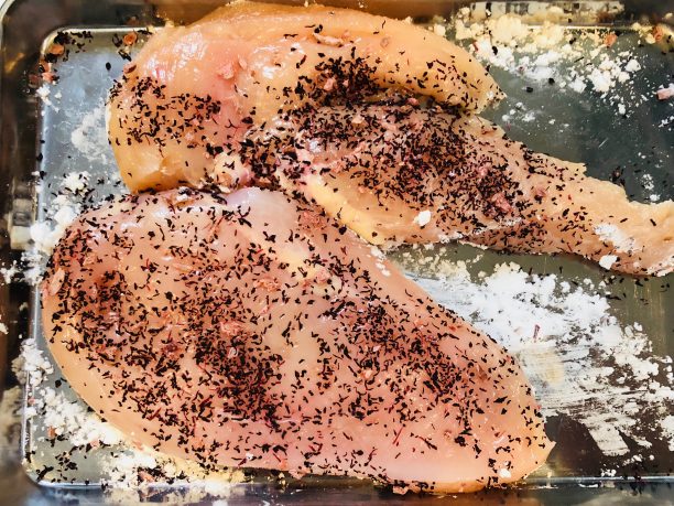 鶏肉にゆかりをかける