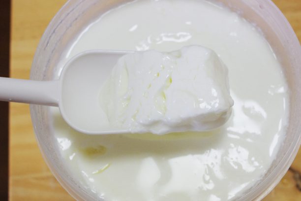 THE GREEKヨーグルト砂糖0と明治おいしい牛乳でヨーグルト完成