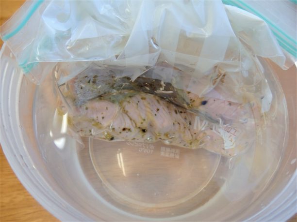 熱湯を注ぐ