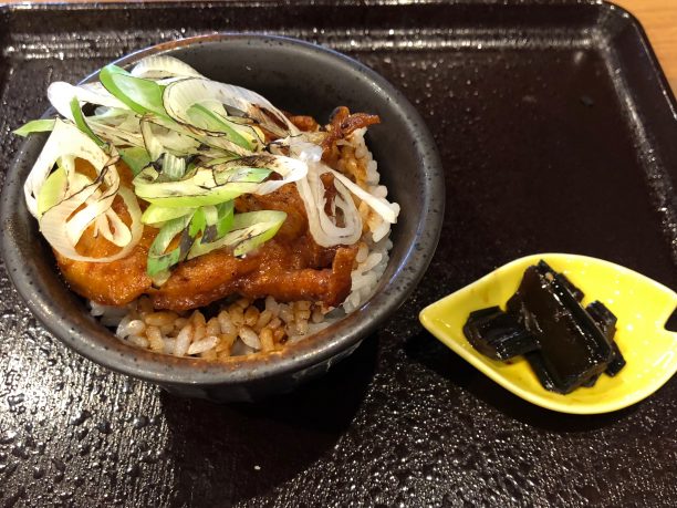 とり天の八丁味噌丼
