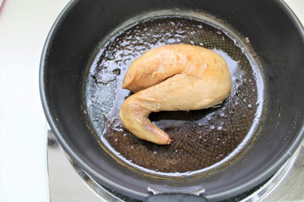 フライパンで照り焼きにする