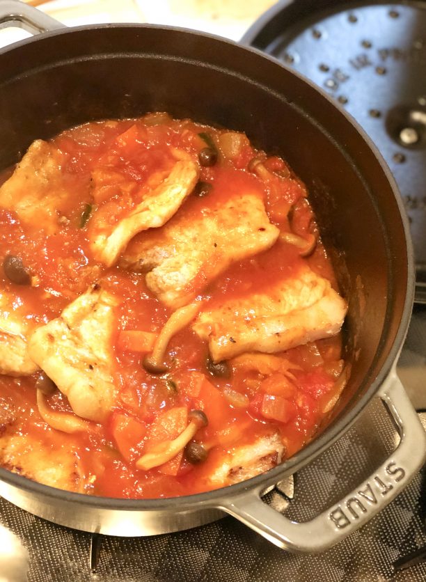 煮込んだ野菜と豚肉を合わせる