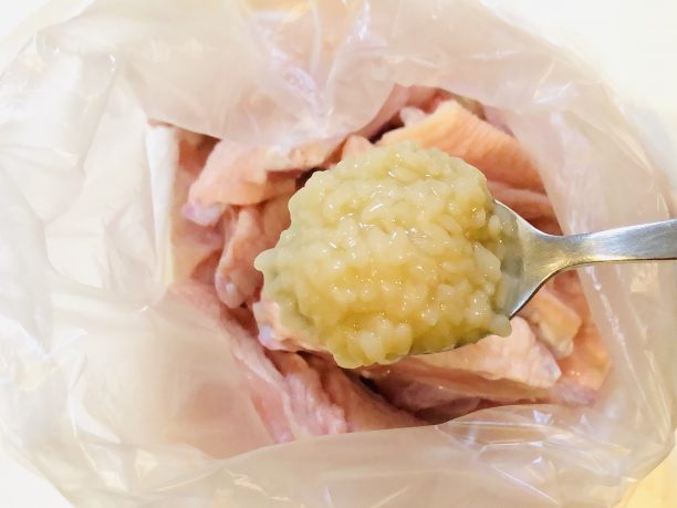 材料を入れたポリ袋