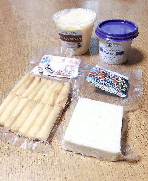 発酵バター、ブルーベリーのクリームチーズ、燻製さけるモッツァレラチーズ、BBQチーズ