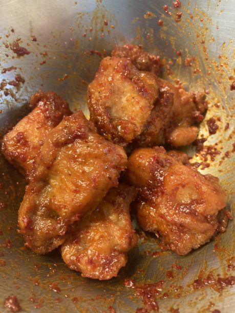 ヤンニョムを絡めた冷凍から揚げ
