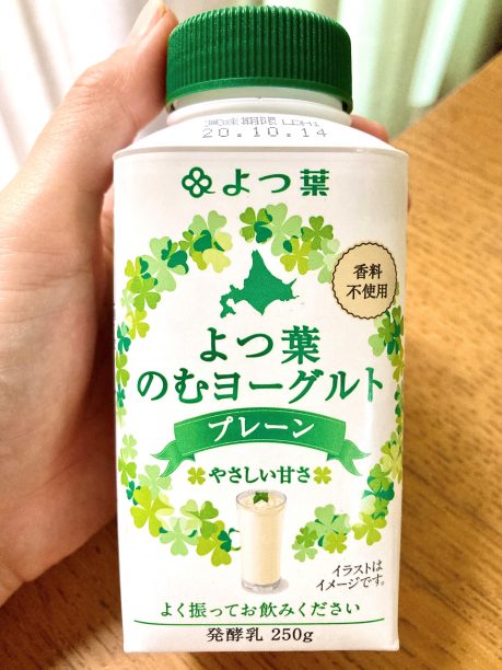 よつ葉のむヨーグルトのパッケージ