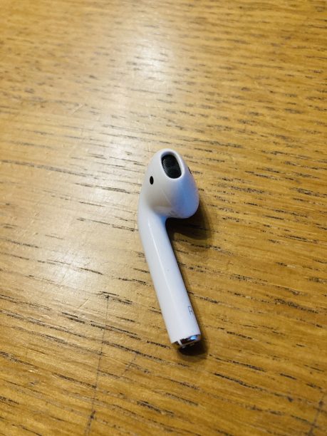 右耳用のAirPods