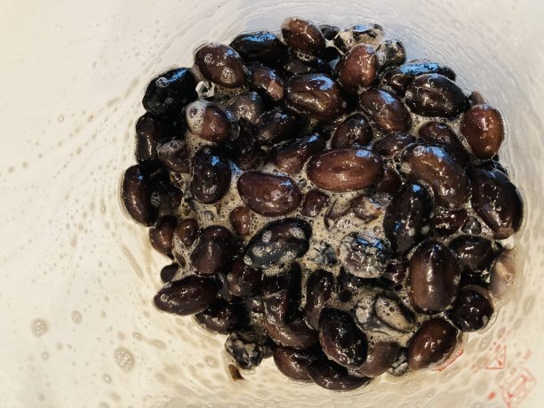 黒豆納豆を混ぜた黒豆
