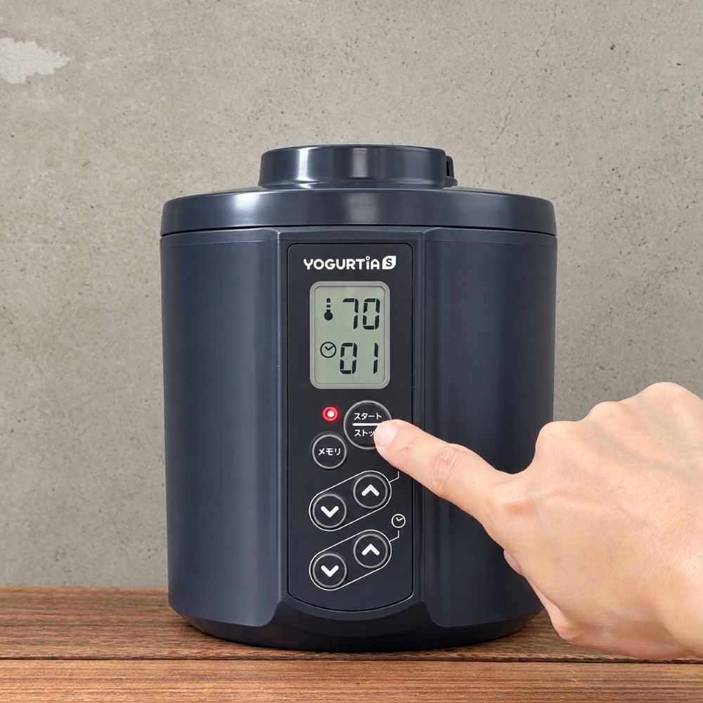 内容器に④を入れてヨーグルティアにセットし、温度60℃、タイマー1時間に設定してスタートします。